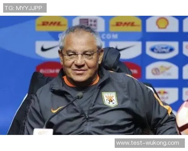 申花足球队主教练新任命引发球迷热议期待球队新篇章